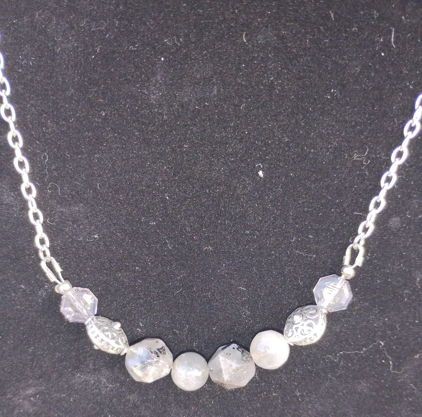 Agate stone and metal necklace