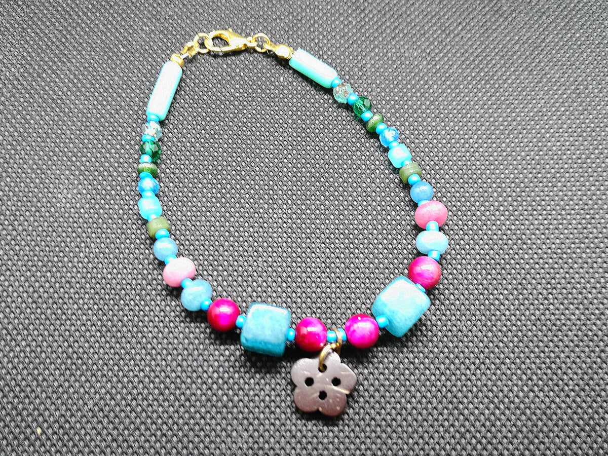 Agate and Wooden Flower Bracelet